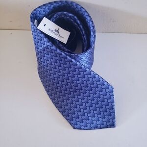Mickey Mouse BNWT  Silhouette design, officially licensed by Disney Silk Tie